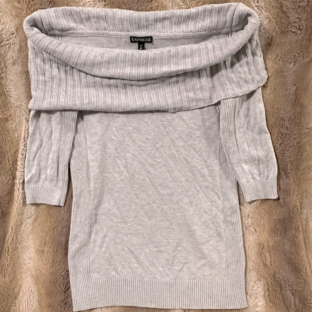 Off the shoulders Express sweater